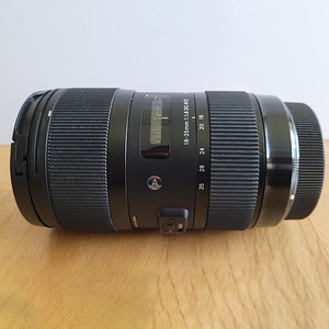Sigma 18-35mm 1:1.8 DC HSM Art (Canon EF) + hood (2 foto / 5)