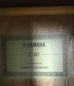 Kitarr YAMAHA C40 (2 foto / 2)