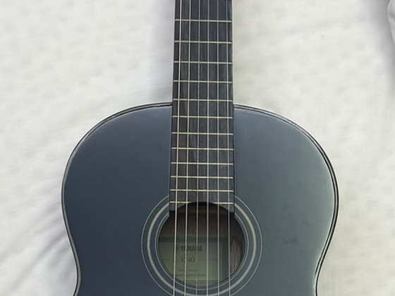 Kitarr YAMAHA C40