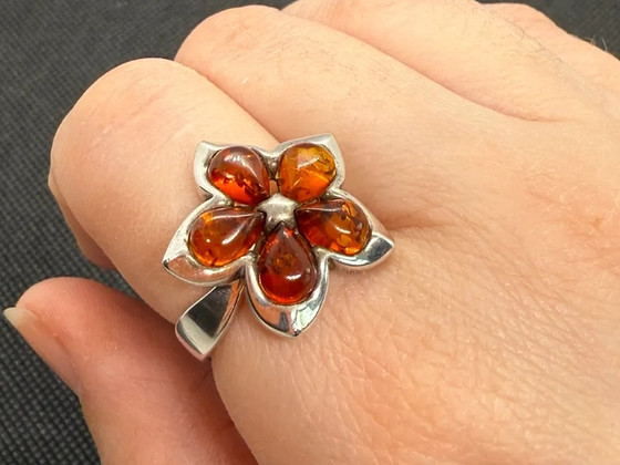 Серебряные кольца с янтарём, 925 пробы