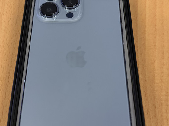 iPhone 13 Pro 256Gb Sierra Blue v heas korras