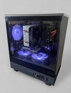 GAMING PC (RGB) (1 foto / 2)