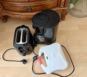 Тостер Philips, кофемашина Bosch, сэндвичница Moulinex (3 фото из 3)