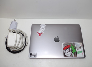 Apple MacBook Pro 13.3-inch i7 8/128GB A1708 (3 фото из 4)