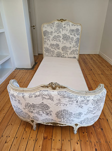 Antiikne Louis XV / rokokoo stiilis voodi (2 foto / 3)