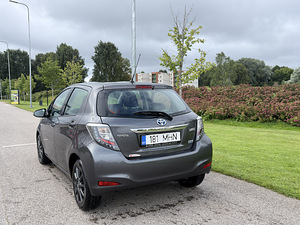 Toyota Yaris 1.5 55kw (hübriid) (3 foto / 5)