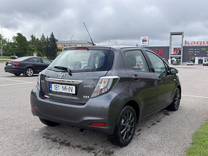 Toyota Yaris 1.5 55kw (hübriid) (4 foto / 5)