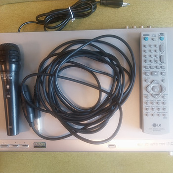 LG DVD-караоке-плеер