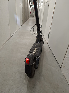 Elektritõukeratas Ducati Pro III (4 foto / 5)