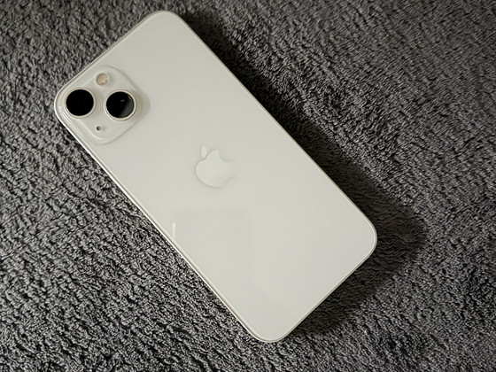 iPhone 13 128 GB, valge