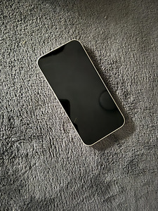 iPhone 13 128 ГБ, белый (2 фото из 2)