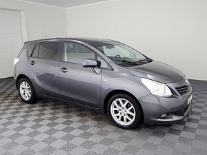 Toyota Verso Linea Sol ATM 2.2 D-CAT 110kW (1 фото из 9)