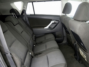 Toyota Verso Linea Sol ATM 2.2 D-CAT 110kW (7 фото из 9)