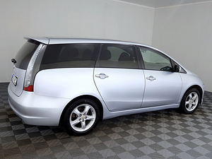 Mitsubishi Grandis Comfort ATM 2.4 121kW (3 foto / 8)
