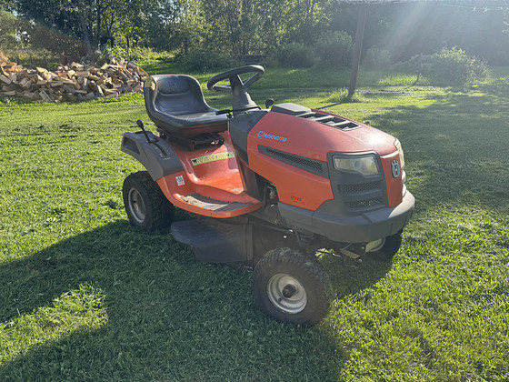 Газонный трактор Husqvarna LT126
