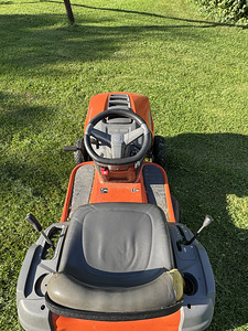 Murutraktor Husqvarna LT126 (5 foto / 9)