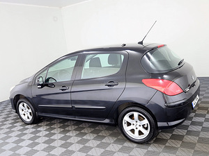 Peugeot 308 Elegance 1.6 88kW (4 foto / 7)