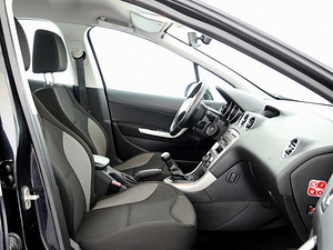 Peugeot 308 Elegance 1.6 88kW (6 foto / 7)