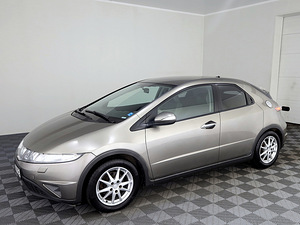 Honda Civic Elegance 1.3 61kW (2 foto / 7)