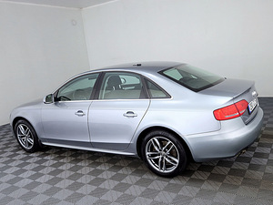Audi A4 Quattro Comfortline 2.0 TDI 125kW (4 foto / 7)