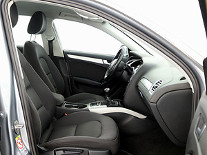 Audi A4 Quattro Comfortline 2.0 TDI 125kW (6 foto / 7)