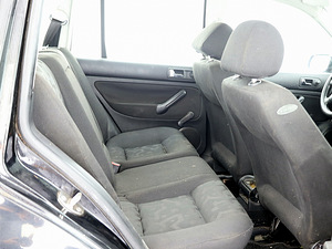 Volkswagen Golf Variant Comfortline 1.6 74kW (7 foto / 7)