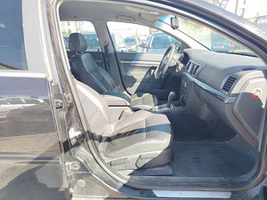 Opel Vectra Facelift ATM 1.9 CDTi 110kW (6 фото из 7)