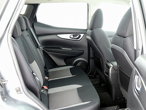 Nissan Qashqai Facelift ATM 1.2 85kW (7 фото из 9)
