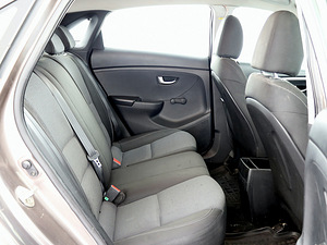 Hyundai i30 Elengace LPG 1.4 73kW (7 фото из 7)