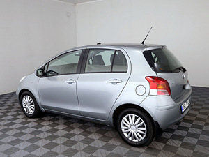 Toyota Yaris Linea Sol Facelift A-C 1.3 73kW (4 фото из 8)