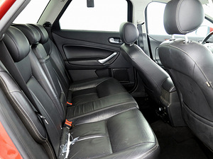 Ford Mondeo Ghia Luxury 2.0 TDCi 103kW (7 foto / 7)