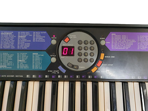 YAMAHA PSR-77 (2 foto / 4)