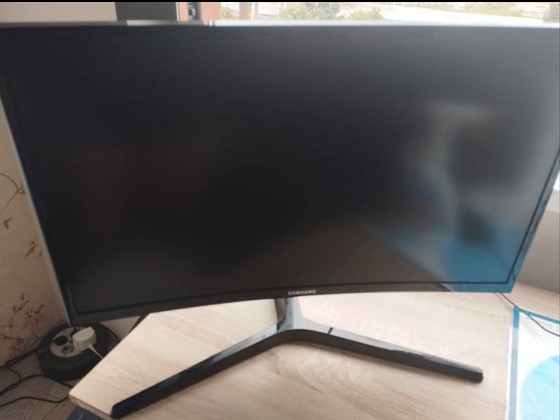 Monitor Samsung C24RG50FQU