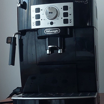 Кофемашина DeLonghi Magnifica S
