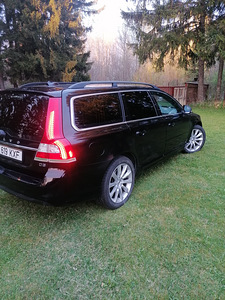 Volvo V70 (3 фото из 10)