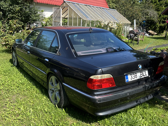 BMW e38 long
