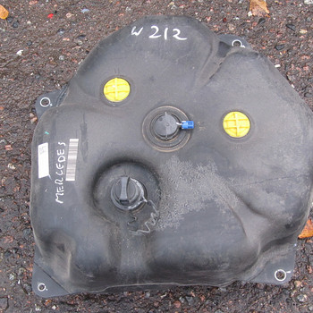 Mercedes E-Class W212 Adblue paak, pump