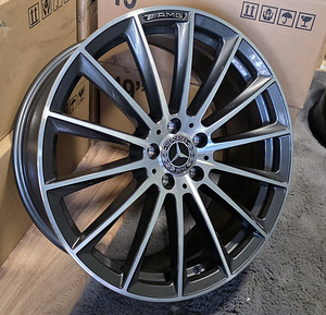 Диски R20 5x112 Mercedes AMG, новые в коробке (2 фото из 3)
