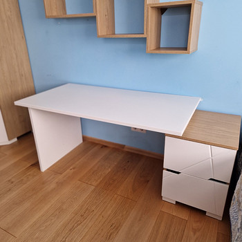 Kirjutuslaud sahtliboksiga
