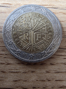 Франция, 2 евро 1999 года. Половинки неправильно. (2 фото из 2)