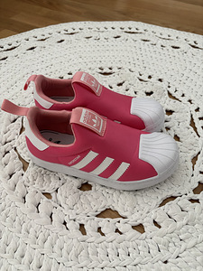 Adidas tennised suurus 34 (1 foto / 2)