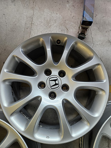 Honda r18 Crv veljed (4 foto / 10)