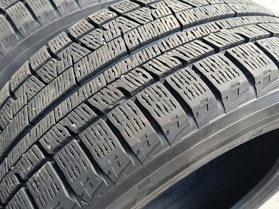 Yokohama 225/55/r17