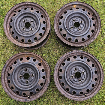 Toyota R15 штампованные диски 4x100