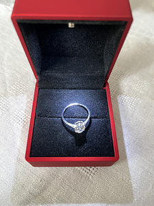 Помолвочное кольцо из белого золота 14k (2 фото из 3)