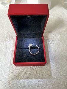 Помолвочное кольцо из белого золота 14k (3 фото из 3)