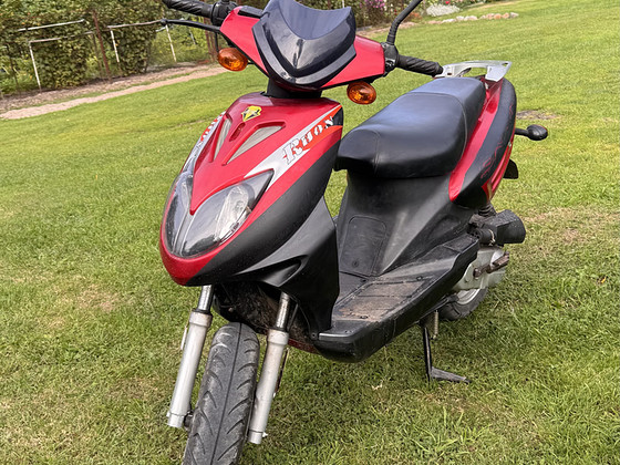 Скутер Rhon LH50QT-B