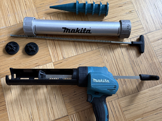 Akuga hermeetikupüstol Makita