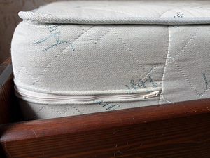 Täispuidust voodi 100×200 + hübriidmadrats (5 foto / 8)