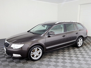 Skoda Superb Highline 4x4 ATM 2.0 TDI 103kW (2 foto / 9)